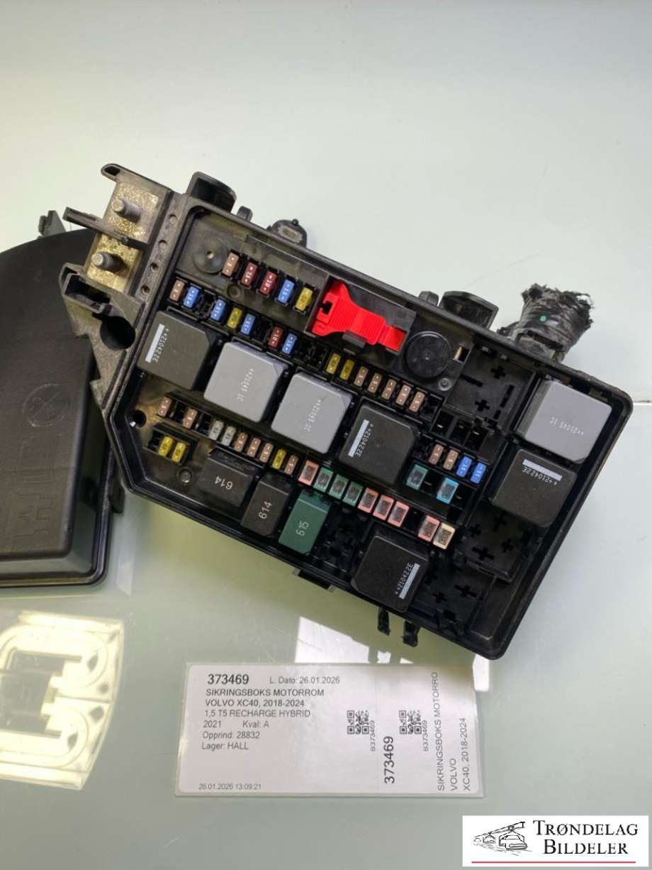 Sikringsboks motorrom til Volvo XC40, 2018-2024  (31473880)