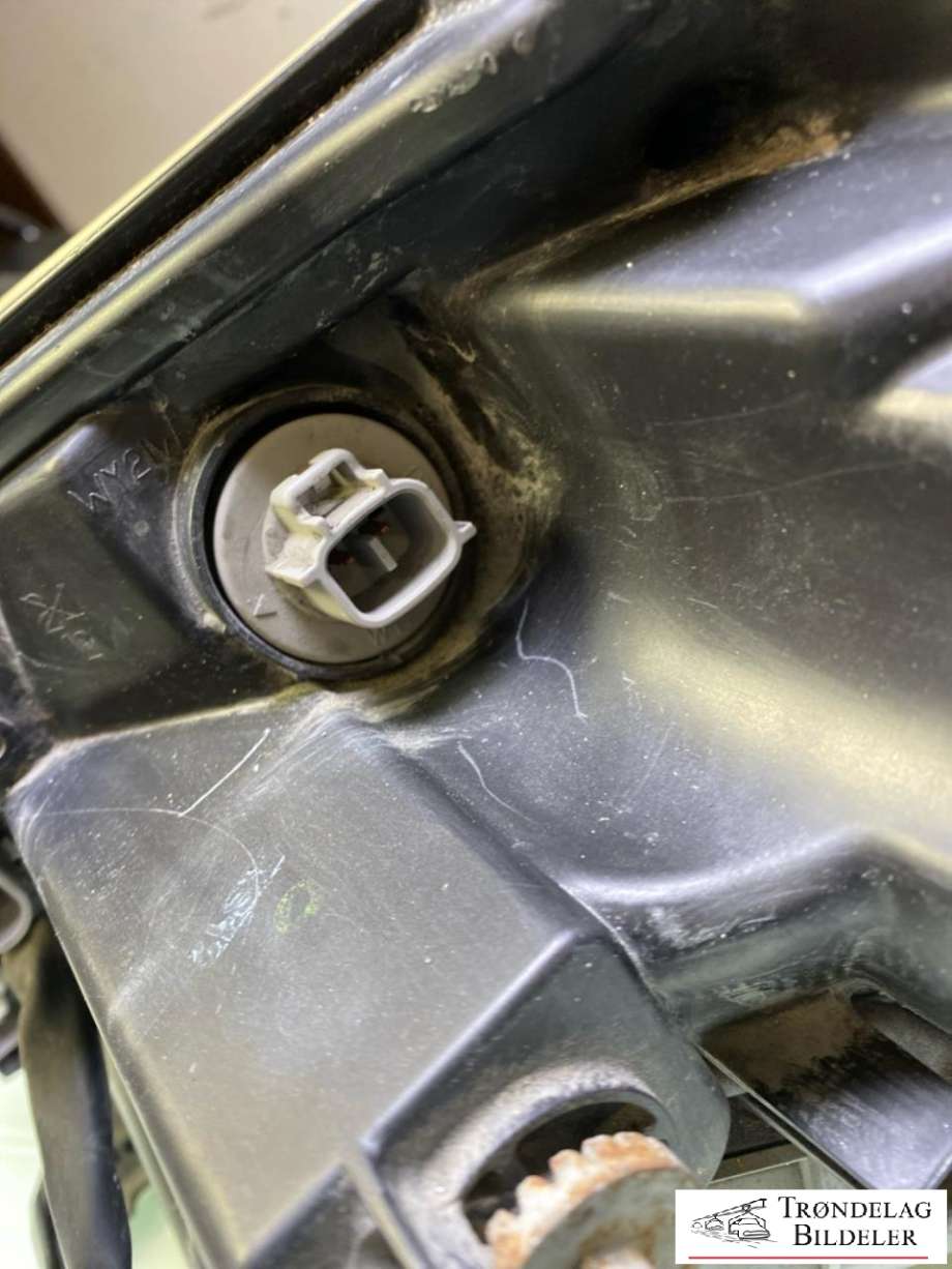 Frontlykt høyre halogen til Toyota Avensis 2009-2015 (Type III, Fase 1)  (8114005330|)