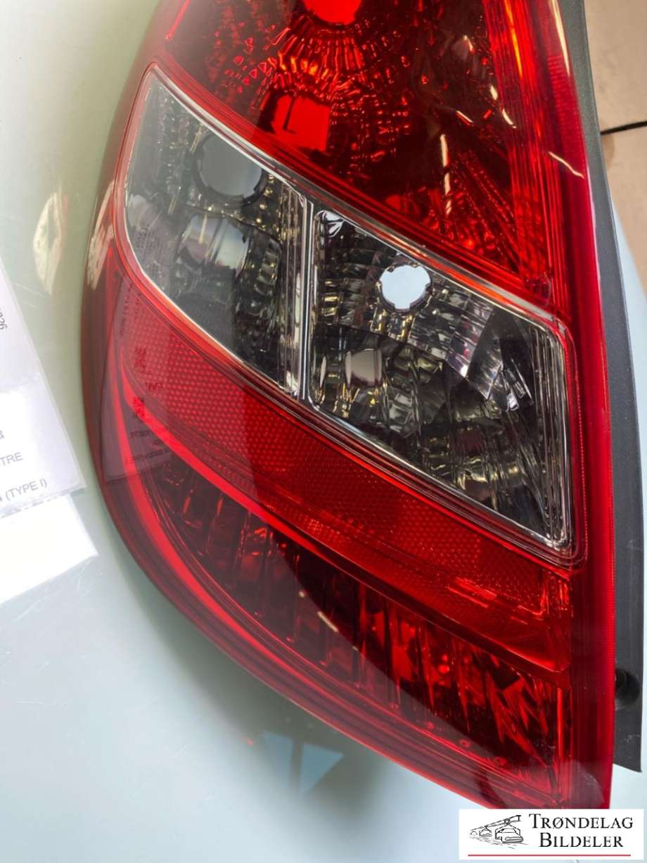 Baklykt venstre til Hyundai i20 2009-2014 (Type I)  (92401-1J000|)