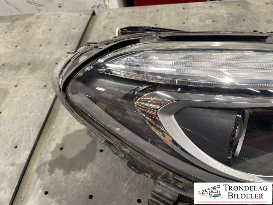 Frontlykt høyre xenon til Mercedes B-Klasse, electric drive 2014-2018 (W242) (W242) (A 246 820 72 61|)