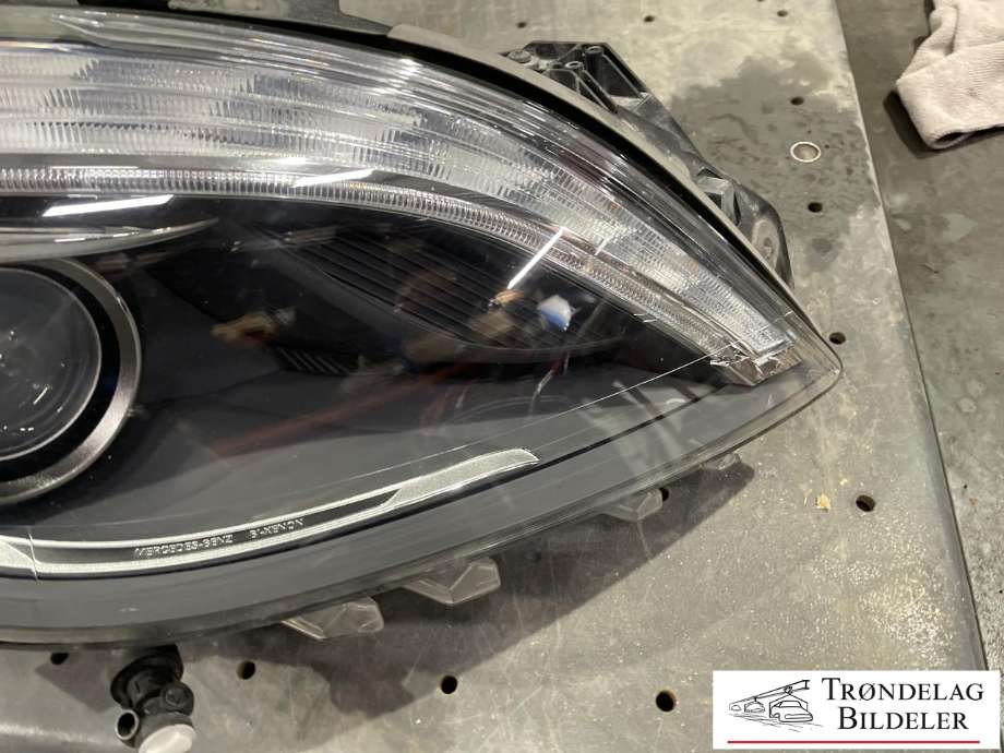 Frontlykt høyre xenon til Mercedes B-Klasse, electric drive 2014-2018 (W242) (W242) (A 246 820 72 61|)