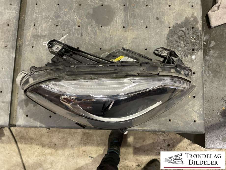 Frontlykt høyre xenon til Mercedes B-Klasse, electric drive 2014-2018 (W242) (W242) (A 246 820 72 61|)