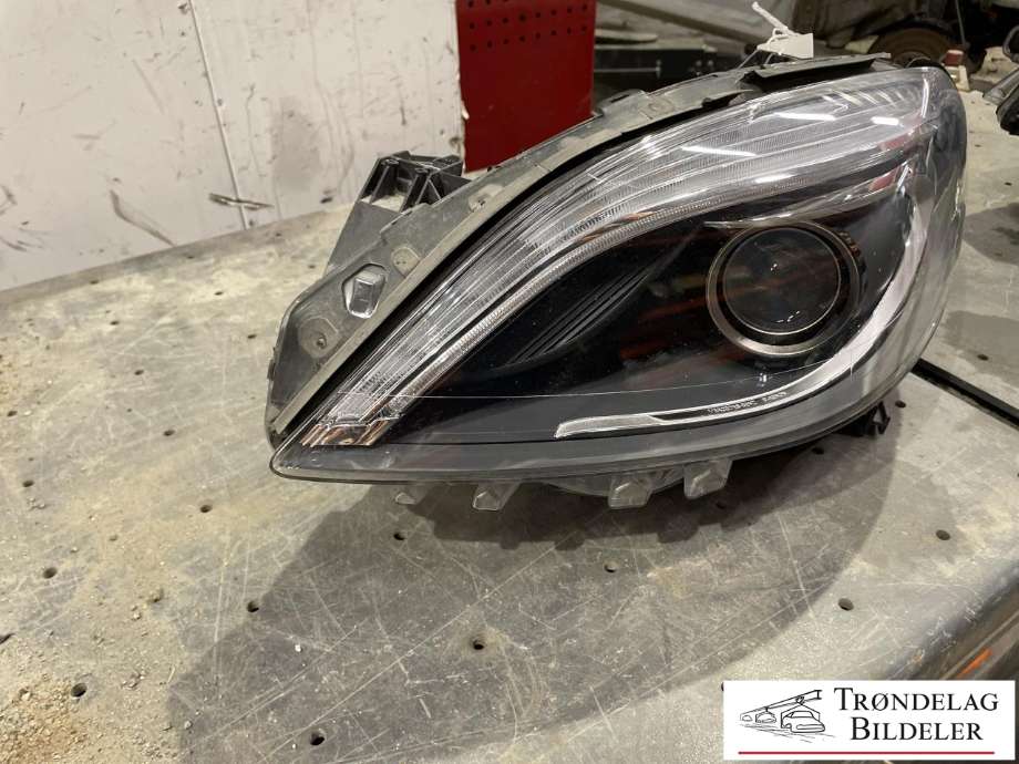 Frontlykt venstre xenon til Mercedes B-Klasse, electric drive 2014-2018 (W242) (W242) (A246820 0139|A2189009103|A1669002800|A2468207161|030127127107)