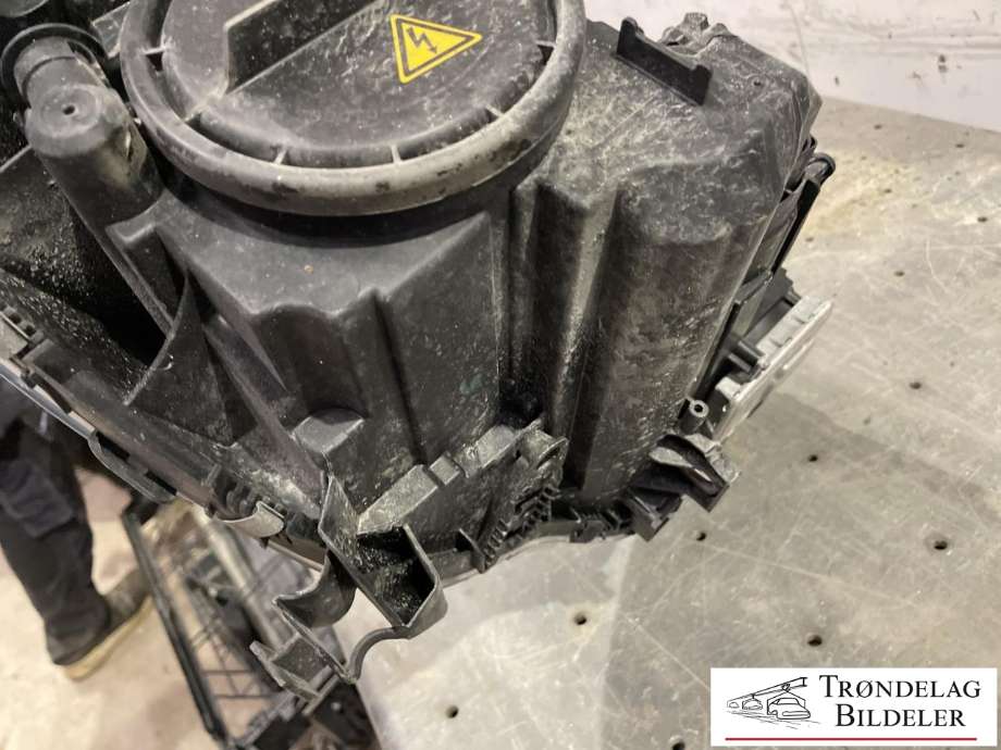 Frontlykt venstre xenon til Mercedes B-Klasse, electric drive 2014-2018 (W242) (W242) (A246820 0139|A2189009103|A1669002800|A2468207161|030127127107)