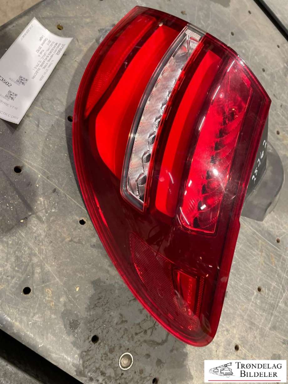 Baklykt høyre ytre til Mercedes B-Klasse, electric drive 2014-2018 (W242) (W242) (A2469068800|)