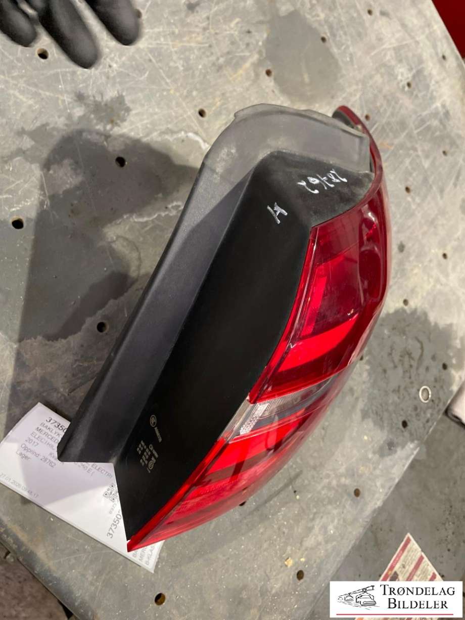 Baklykt høyre ytre til Mercedes B-Klasse, electric drive 2014-2018 (W242) (W242) (A2469068800|)