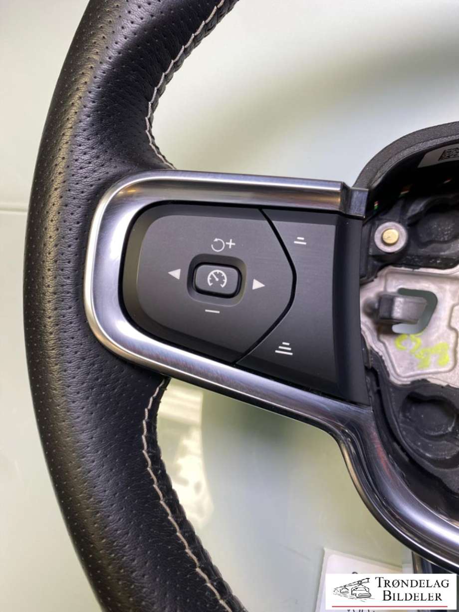 Ratt til Volvo XC40 2018-2024  (32288650|)
