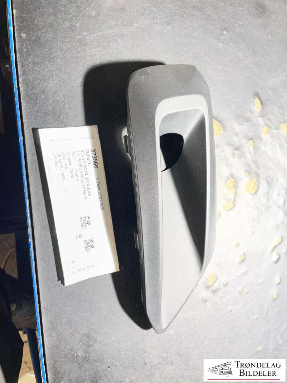 Deksel til Volvo XC40, 2018-2024  (31449343)