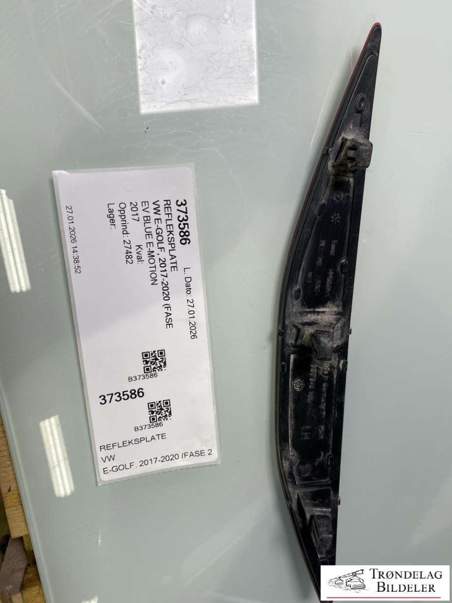 Refleksplate til VW e-Golf 2017-2020 (Fase 2)  (5G0 945 105|VENSTRE|)