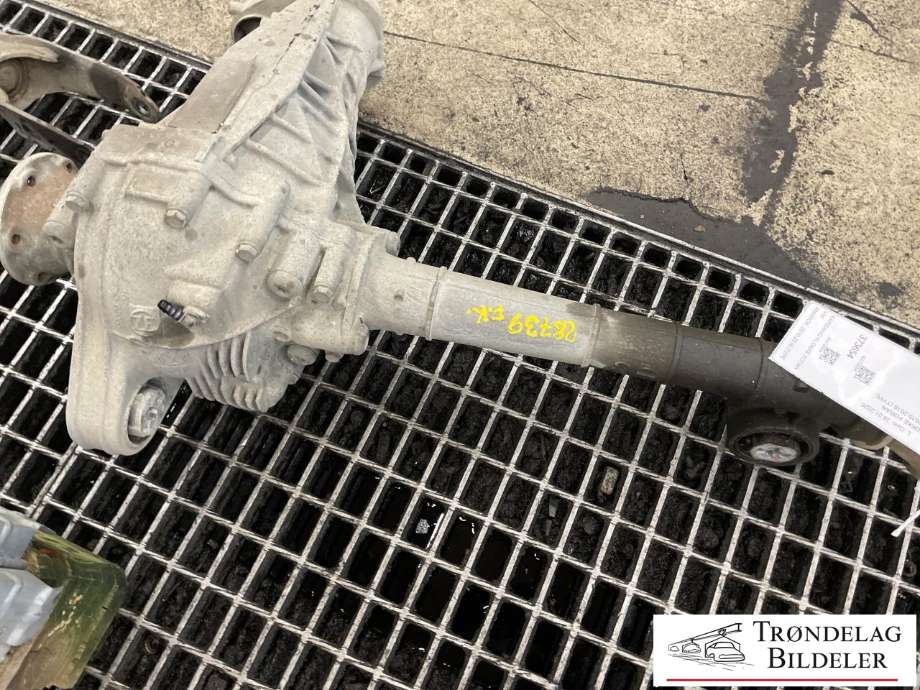 Kardang klokke foran til VW Amarok 2010-2016 (Type I, Fase 1)  (0C1 409 506 D|)