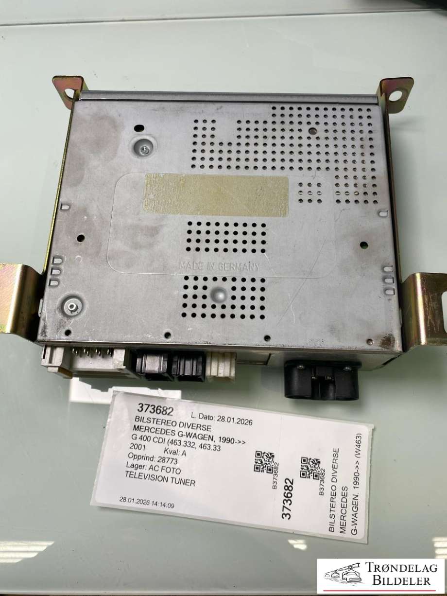 Bilstereo diverse til Mercedes G-Wagen, 1990-->> (W463) (W463) (A 220 820 15 97)