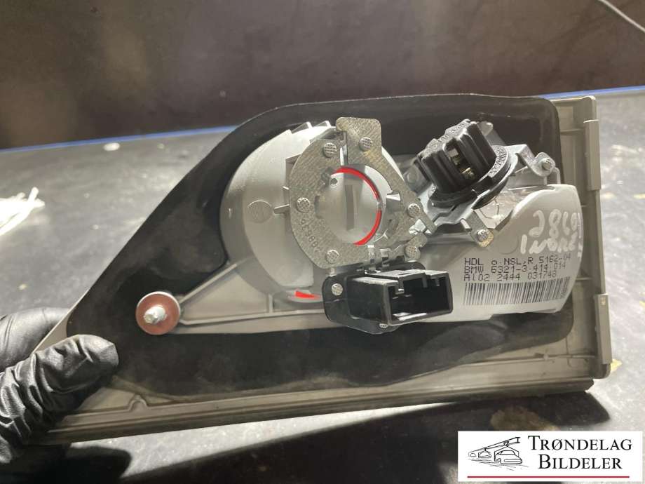 Baklykt høyre indre til BMW X3 2003-2006 (Fase 1) (E83) (E83) (63 21 3 420 206|)