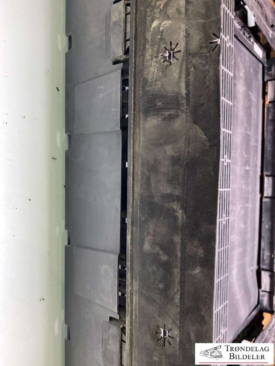 Radiator kappe til VW ID.4 2020-->>  (1EA 121 281 E |1EA 121 281 C|1EA 122 135 E |1EA 122 135 H|)