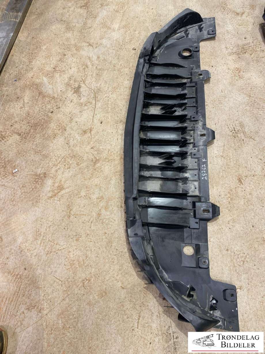Frontplate nedre til Mercedes B-Klasse, electric drive, 2014-2018 (W242) (W242) (A 242 885 01 36)