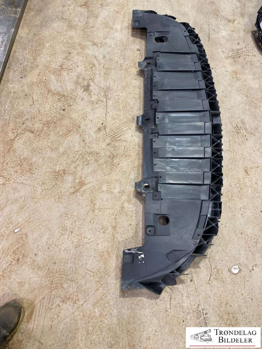 Frontplate nedre til Mercedes B-Klasse, electric drive 2014-2018 (W242) (W242) (A 242 885 01 36|)