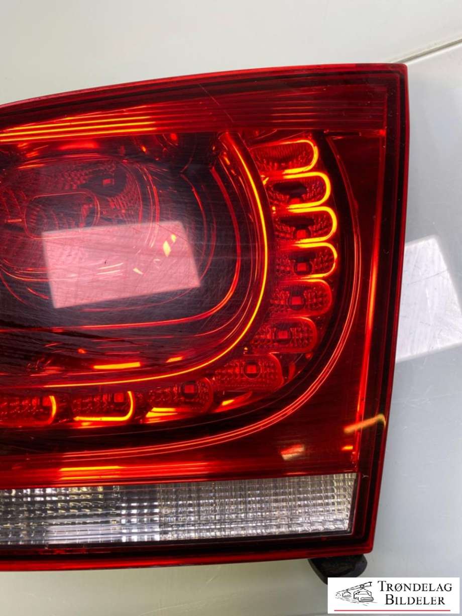 Baklykt høyre indre til VW Golf VI 2008-2012  (5K0 857 508 AF|)