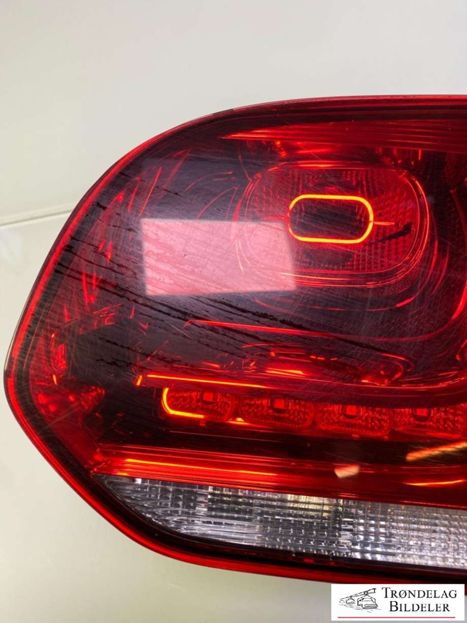 Baklykt høyre indre til VW Golf VI 2008-2012  (5K0 857 508 AF|)
