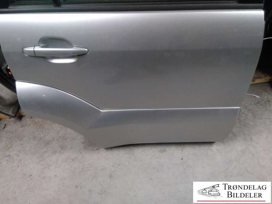 Hjulbuelist høyre bak til Toyota Land Cruiser 120, 2002-2009 (7574160201B0)