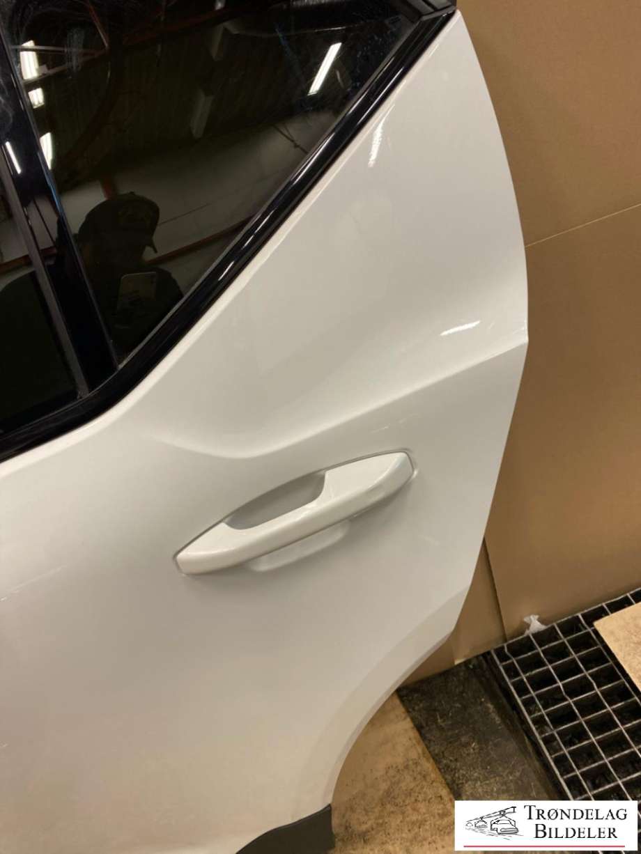 Dør venstre bak til Volvo XC40 2018-2024  (32399014|XE09|)