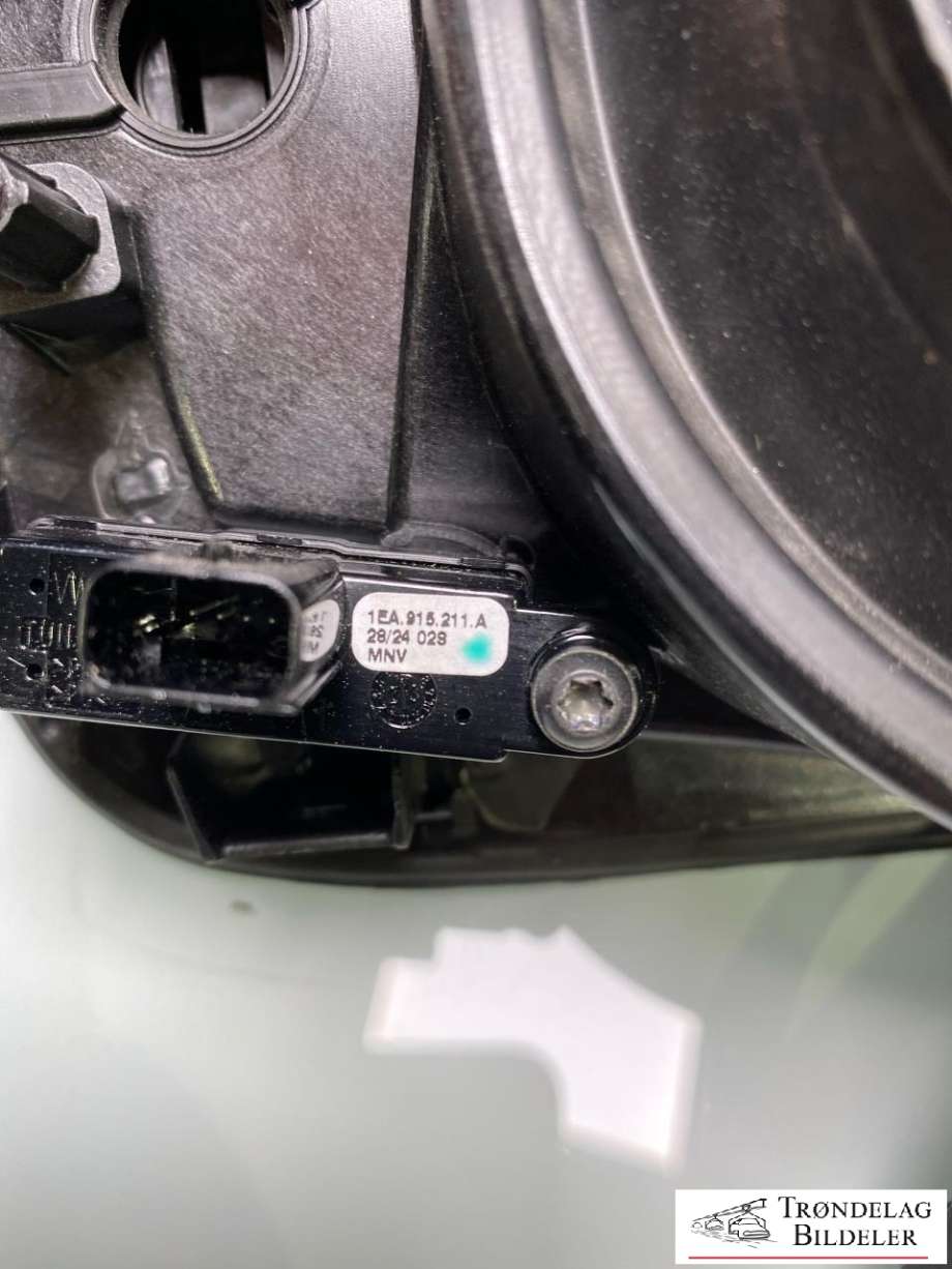 Ladeluke karosseri elbil til Škoda Enyaq 2021-->> (5LG 809 702|)