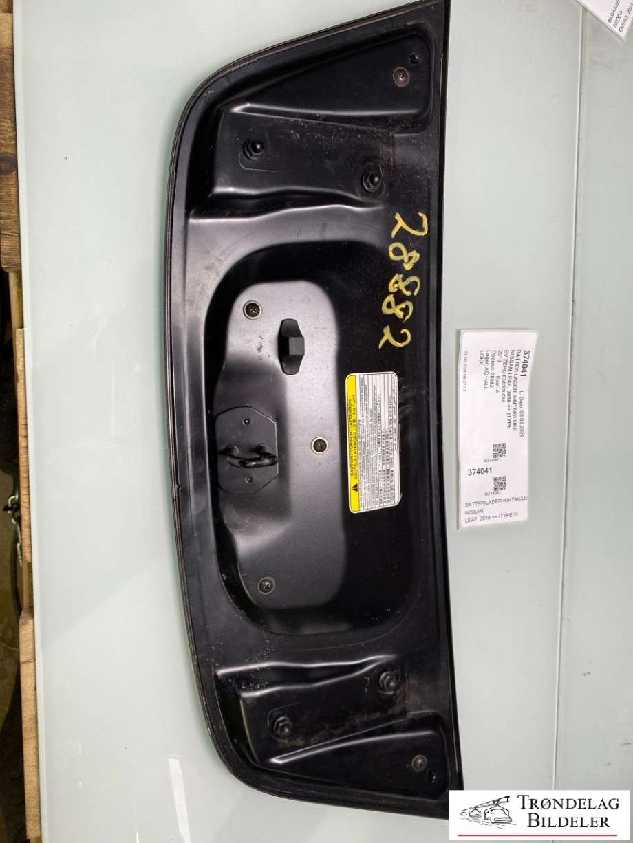 Batterilader inntak/luke til Nissan Leaf 2018-->> (Type II)  (65701-5SH1A|657015SH1B|)