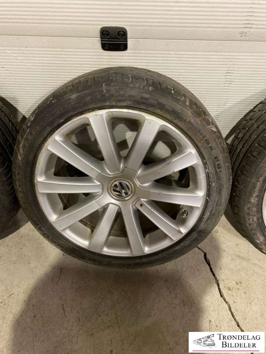 Hjulsett aluminium sommer til VW Passat 2005-2010 (B6) (B6) (RADAR|245/40 ZR 18| 97Y| 8X18|5X112 /ET44/CB57|1MM|6MM MØNSTERDYBDE|PROD 48/2021)
