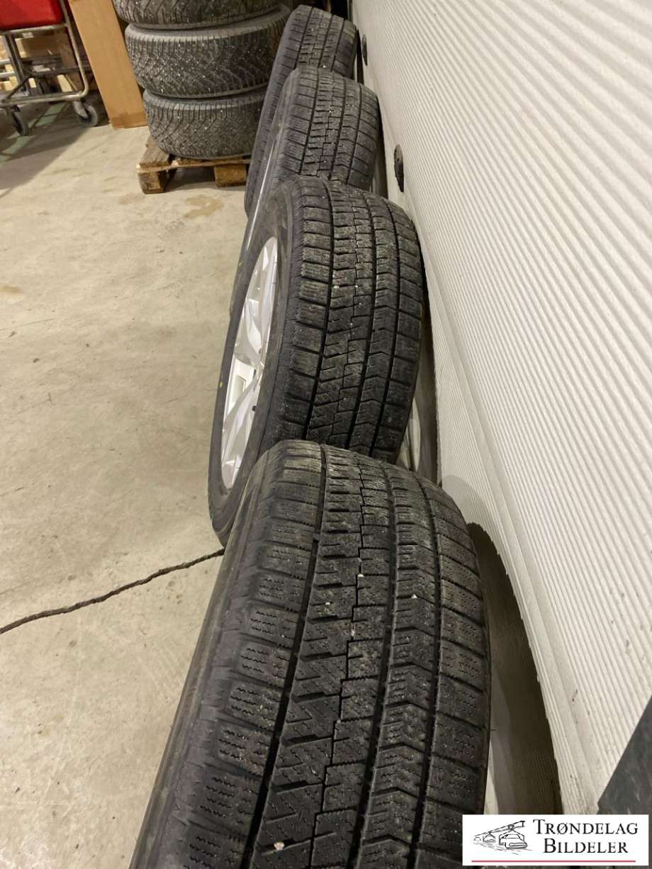 Hjulsett aluminium vinter til Subaru Forester 2013-2019 (Type IV)  (BRIDGESTONE|225/60 R17| 7X17|5X100 /ET48/CB56|1MM|5 MM MØNSTERDYBDE PIGGFRI|PROD ??)