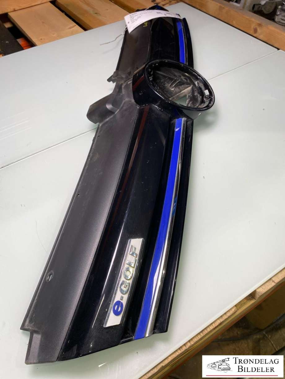 Grill til VW e-Golf, 2017-2020 (Fase 2) (5GE 853 651 F)