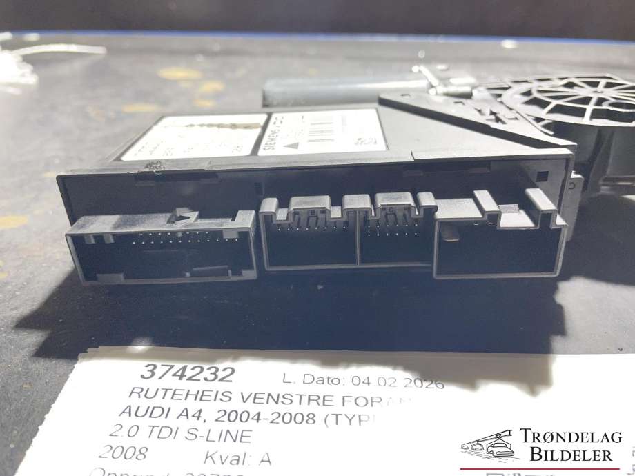 Ruteheis venstre foran til Audi A4 2004-2008 (Type III) (B7) (B7) (8E1 959 801 H|)
