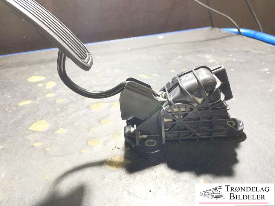 Pedal gass til Toyota Hilux 2012-2016  (781200K020|781200K021|)
