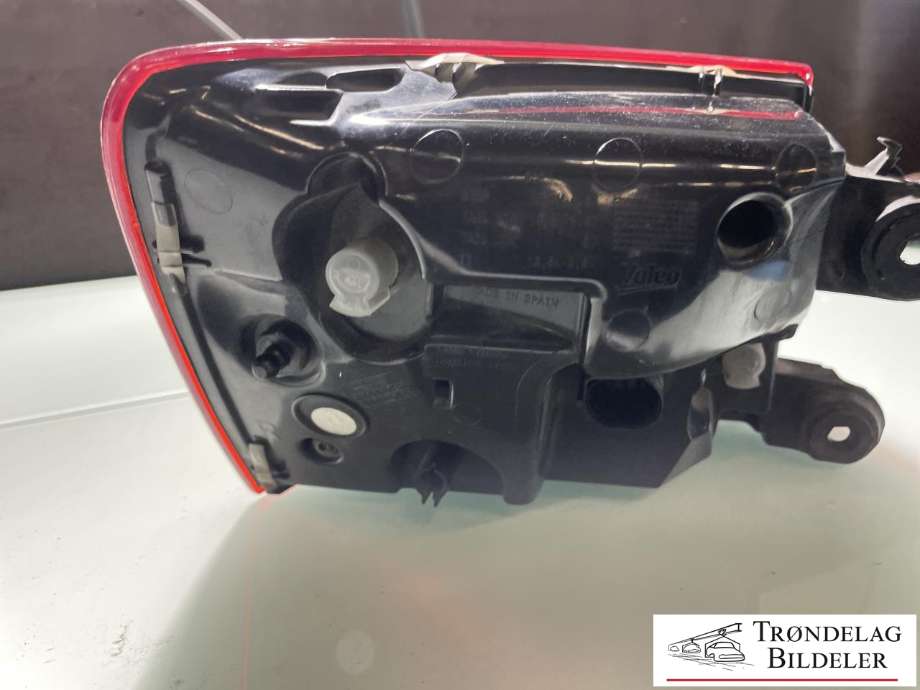 Baklykt høyre ytre til Audi A6, Allroad 2015-2019 (Type III, Fase 2) (C7) (C7) (4G9 945 096 F|)