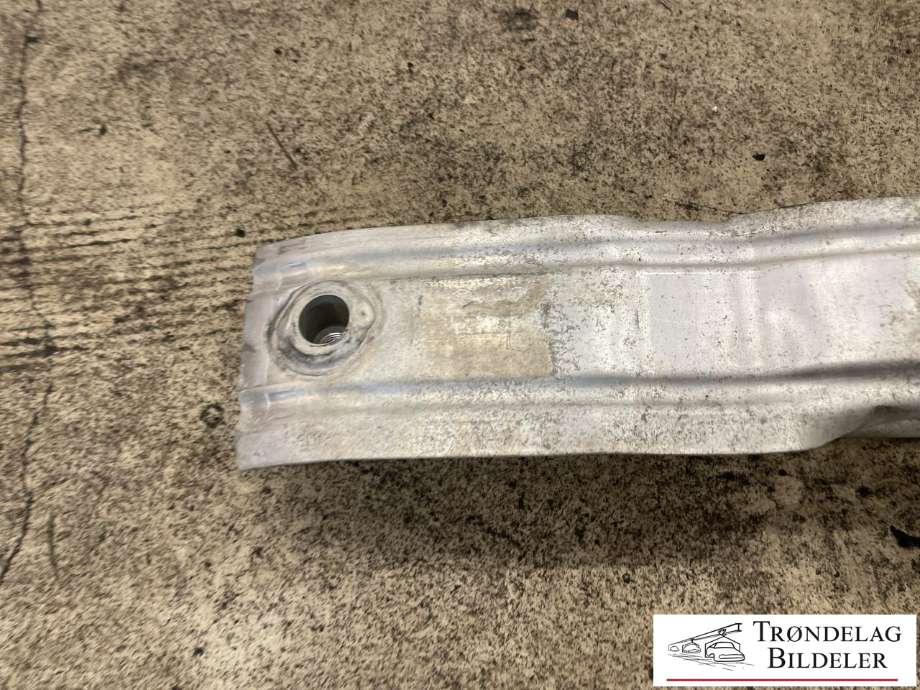 Støtfangerforsterkning foran til Audi A6, Allroad 2015-2019 (Type III, Fase 2) (C7) (C7) (4G0 807 113 A|)