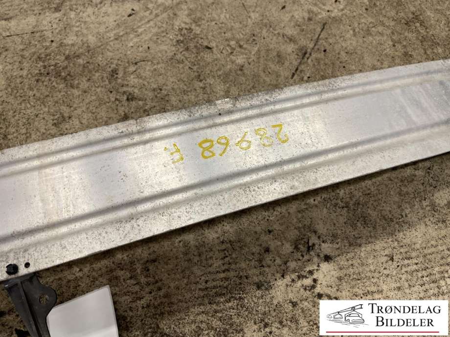 Støtfangerforsterkning foran til Audi A6, Allroad 2015-2019 (Type III, Fase 2) (C7) (C7) (4G0 807 113 A|)