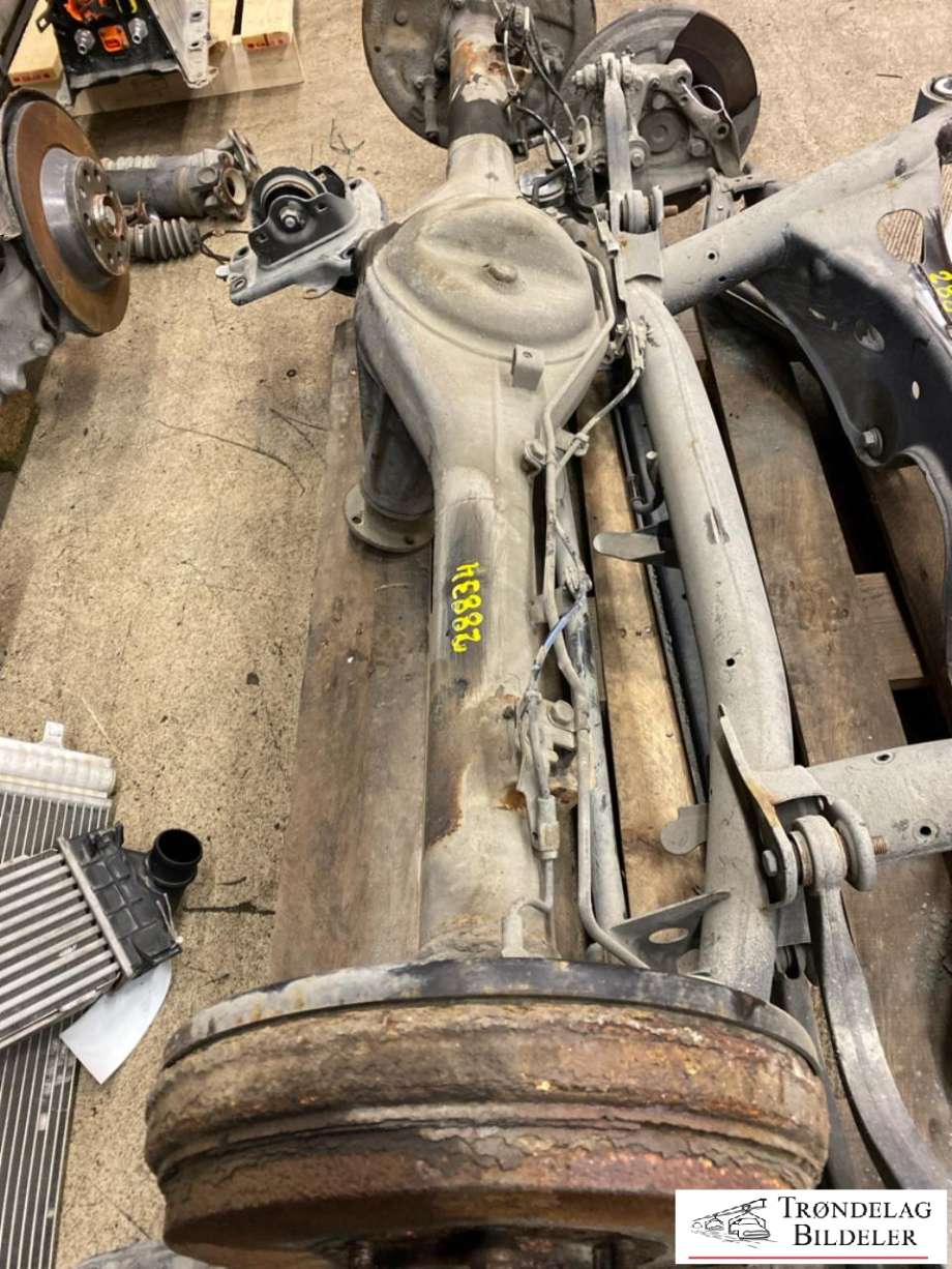 Bakaksel til Toyota Hilux, 2012-2016  (421100K520)
