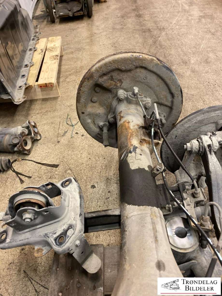 Bakaksel til Toyota Hilux 2012-2016  (421100K520|)