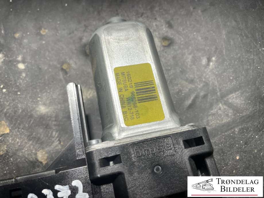 Ruteheis, kun motor, venstre foran til Volvo V60/V60 CC 2013-2018 (Type I, Fase 2)  (31253061|)