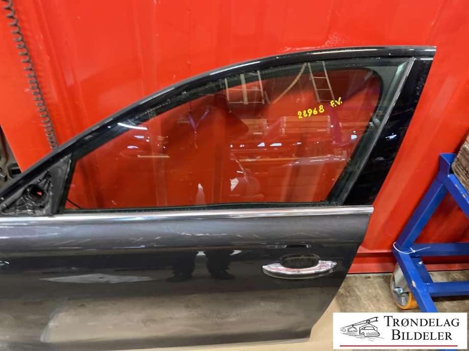 Dør venstre foran til Audi A6, Allroad 2015-2019 (Type III, Fase 2) (C7) (C7) (4G0831051|)