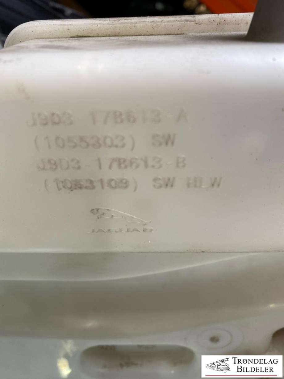 Spylertank til Jaguar I-PACE 2018-->>  (T4K1243 |J9D317B613BC|J9D3-17B613-A|J9D317B613A|)