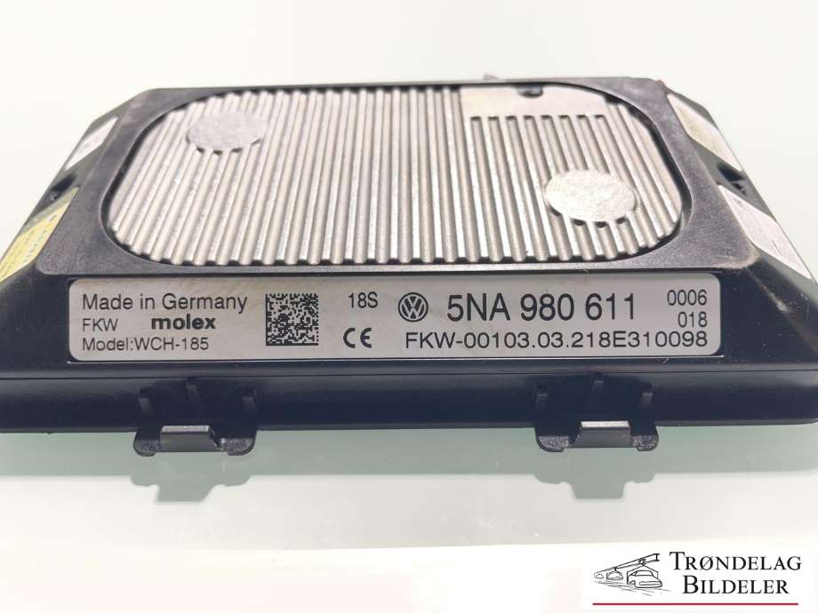 Dashbord trådløs mobillader til Škoda Enyaq 2021-->> (5NA 980 611|)