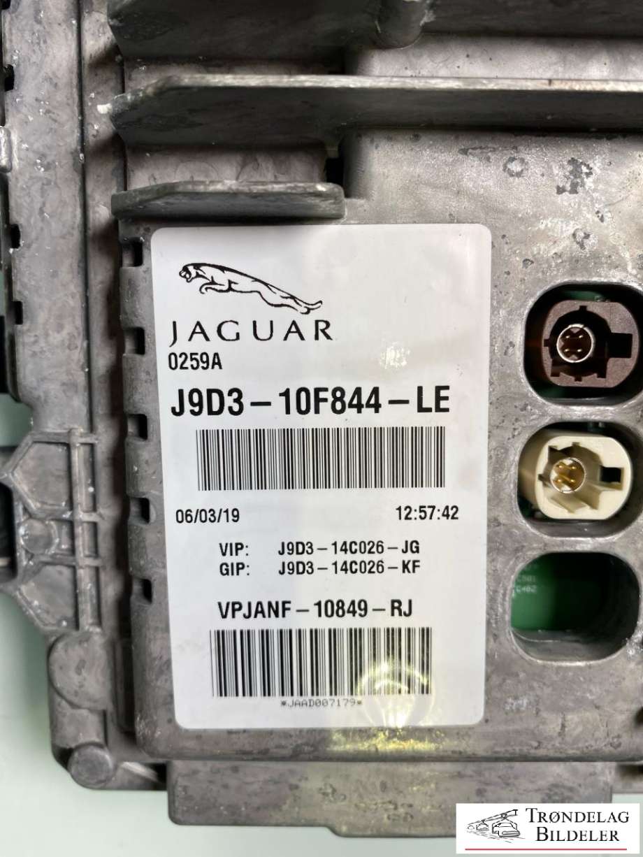 Instrumentpanel til Jaguar I-PACE 2018-->>  (T4K8236|J9D310F844LG|)