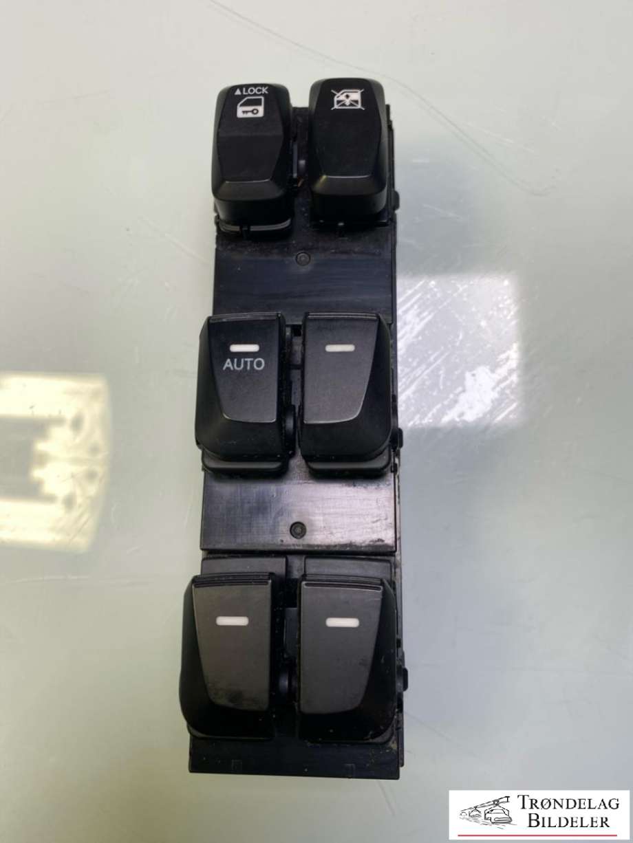 Bryter ruteheis førerdørspanel til Hyundai Ix35, 2010-2015  (935702Y0109P)