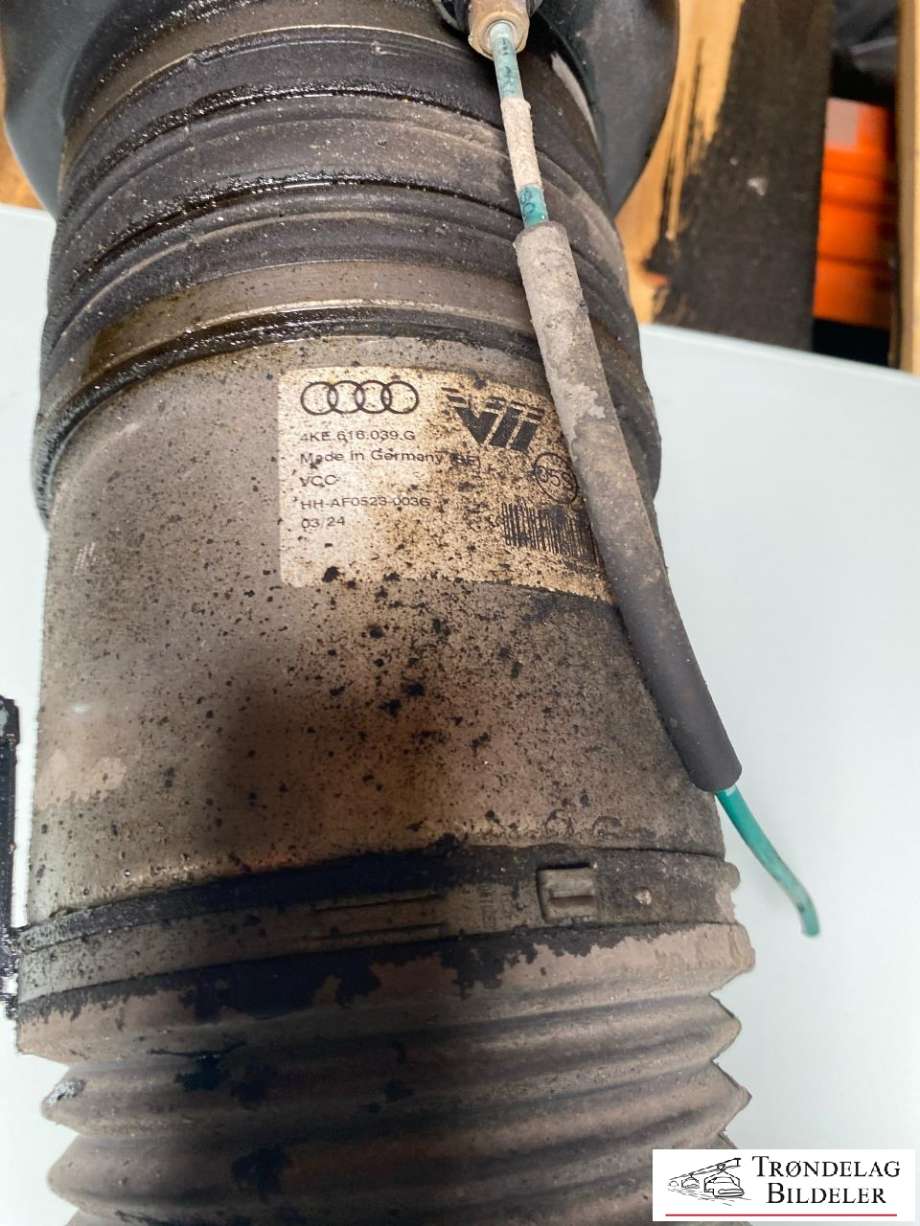 Fjærbein høyre foran til Audi e-tron 2018-->>  (4KE 616 039 G|4KE 616 039 E|)