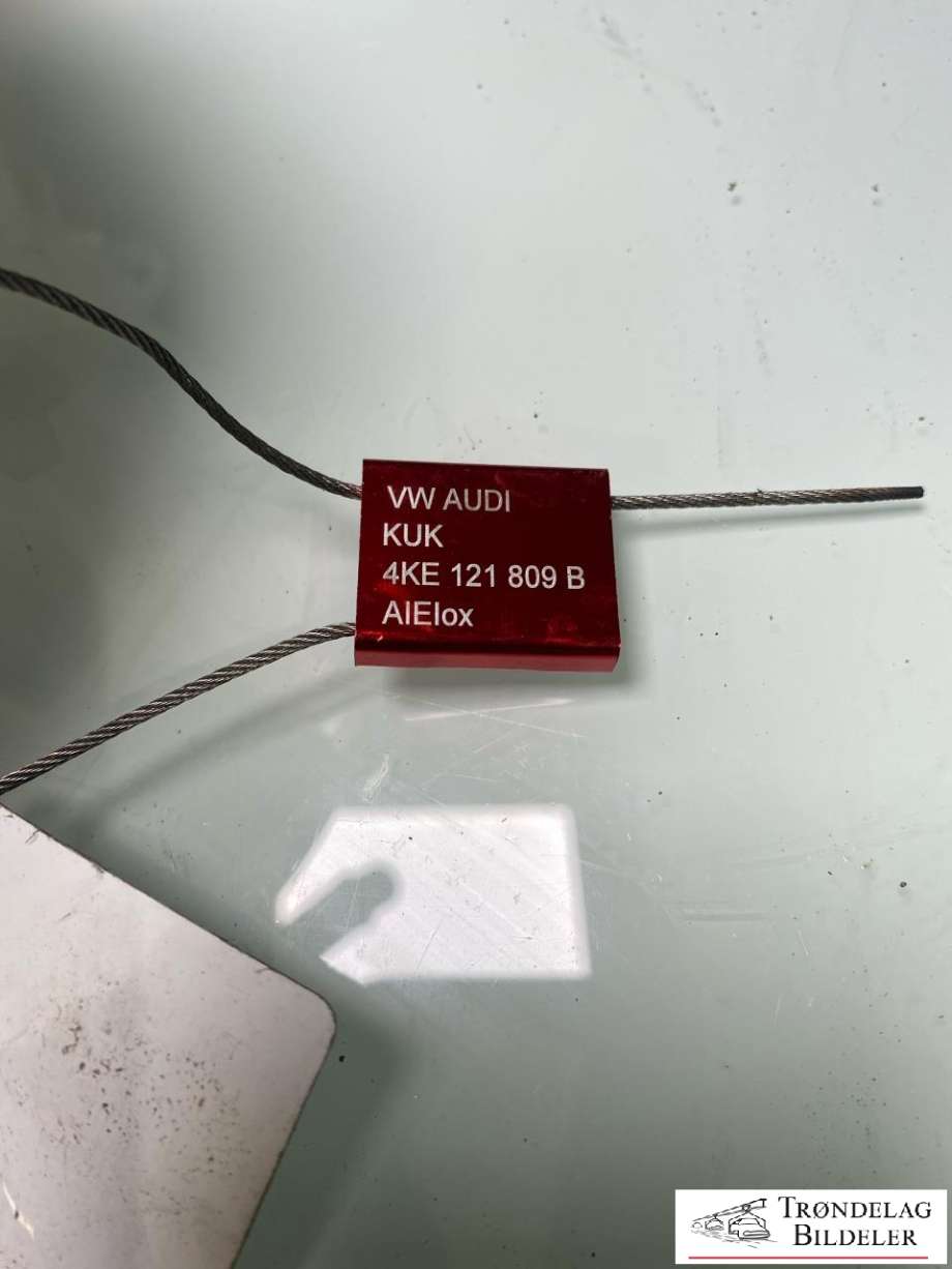 Ekspansjonstank til Audi e-tron 2018-->>  (4KE 121 405 A|4KE 121 321 A|8B3 121 321)