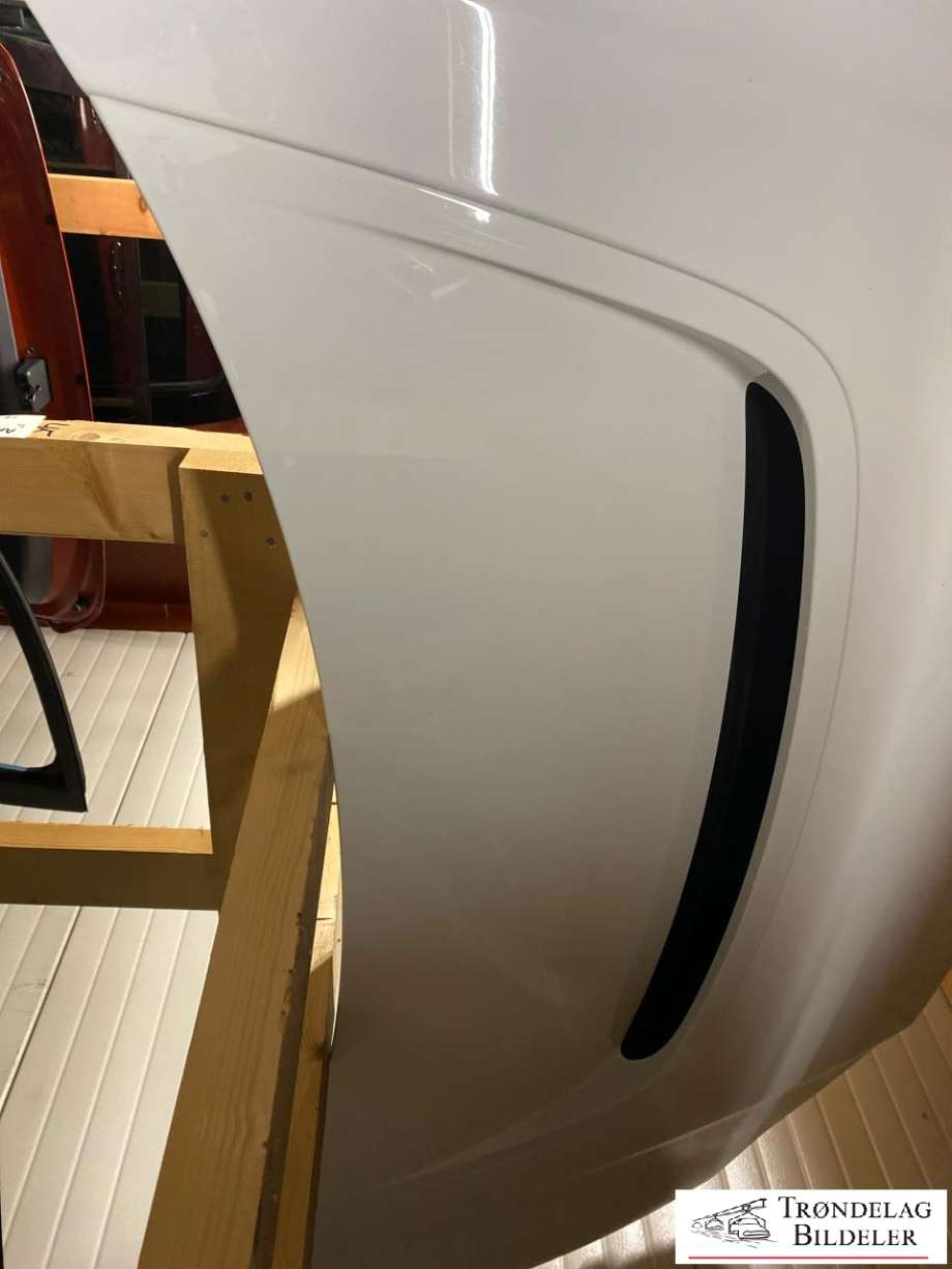 Panser luftinntak til Jaguar I-PACE, 2018-->>  (T4K2316LML|J9D316C628FA8LML)