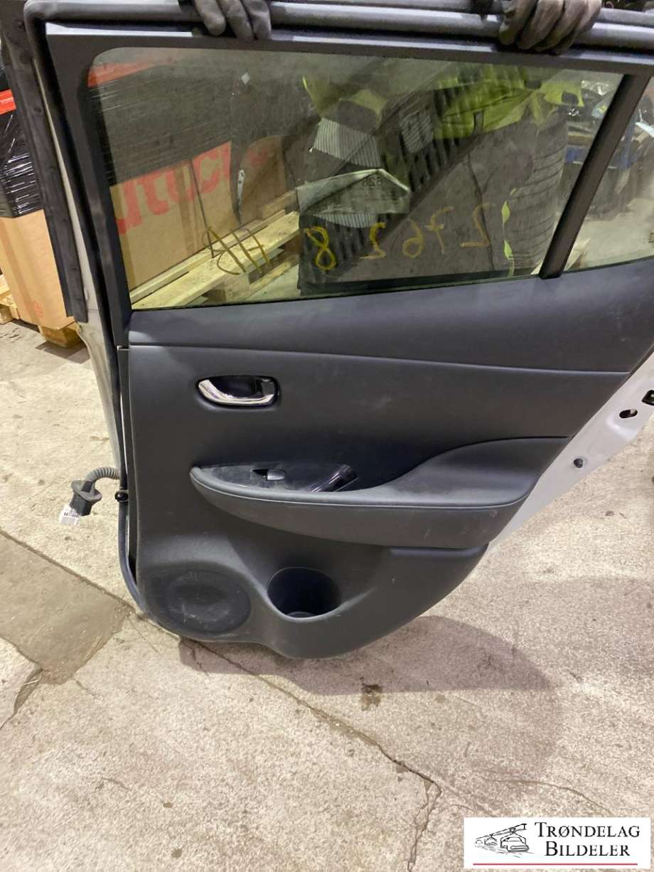 Dør høyre bak til Nissan Leaf 2011-2017 (Type I) (H2100-3NLMA|H2152-3NLMA|)