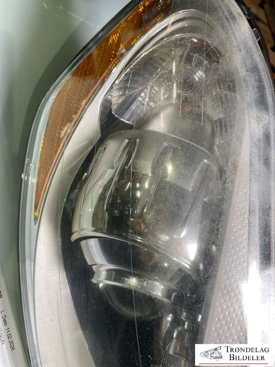 Frontlykt høyre xenon til Volvo XC60 2008-2013 (Type I, Fase 1)  (30763136|31420680|89902825|30784923|)