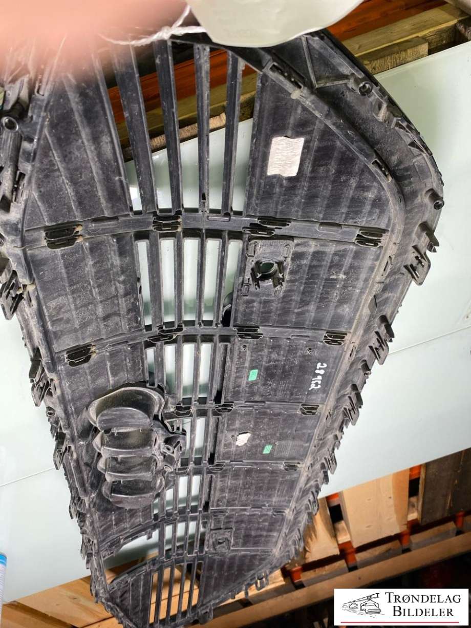 Grill til Audi e-tron 2018-->>  (4KE 853 651 T94|)