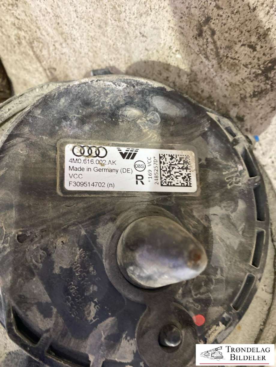 Fjær bak nivå luftpute/belg til Audi e-tron 2018-->> (4M0 616 002 AK|HØYRE|)