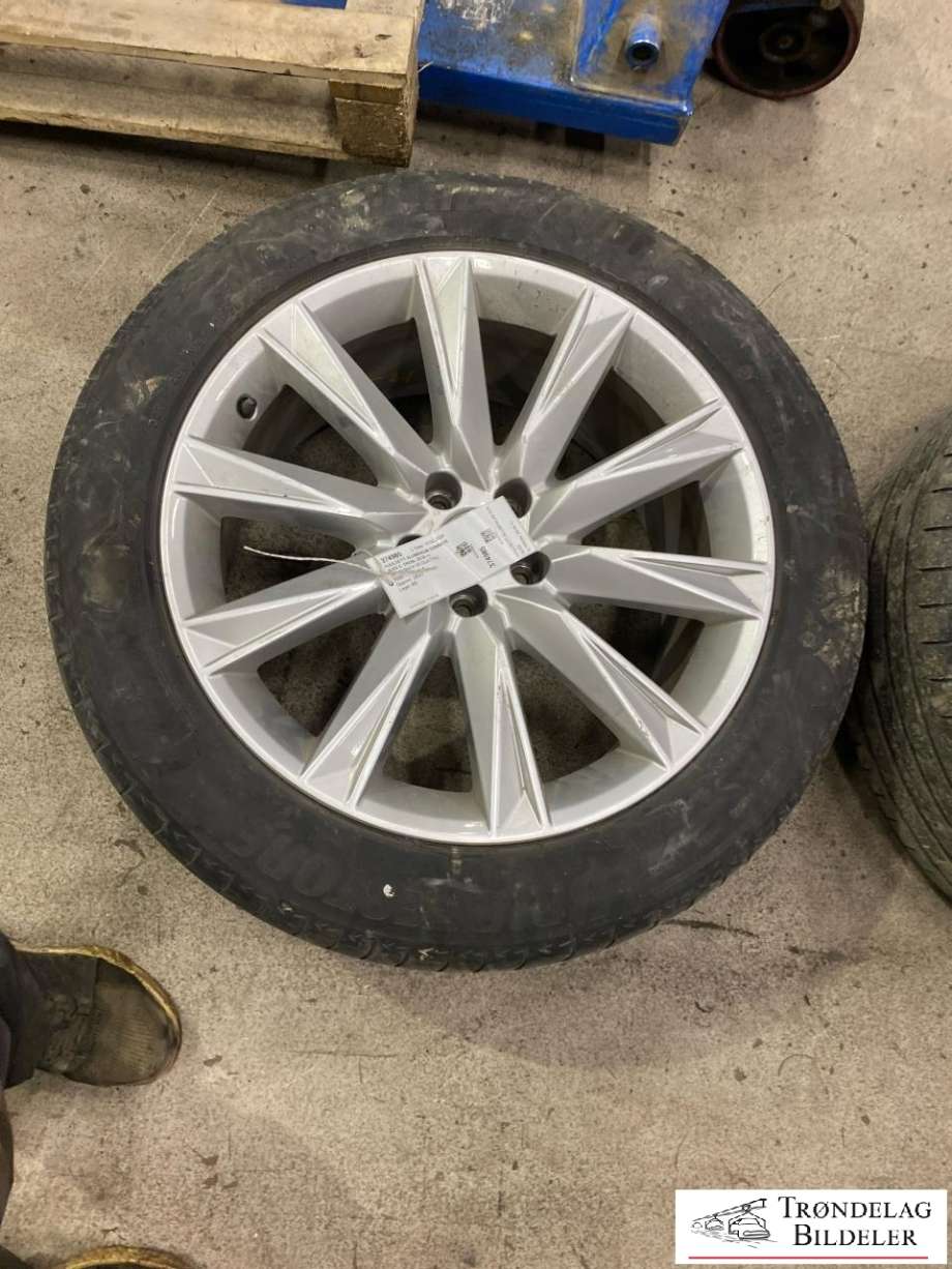 Hjulsett aluminium sommer til Audi e-tron 2018-->>  (255/50/R20 9JX20 5X112 CB66.6MM|2-4 MM MØNSTERDYBDE|PROD 11-20)