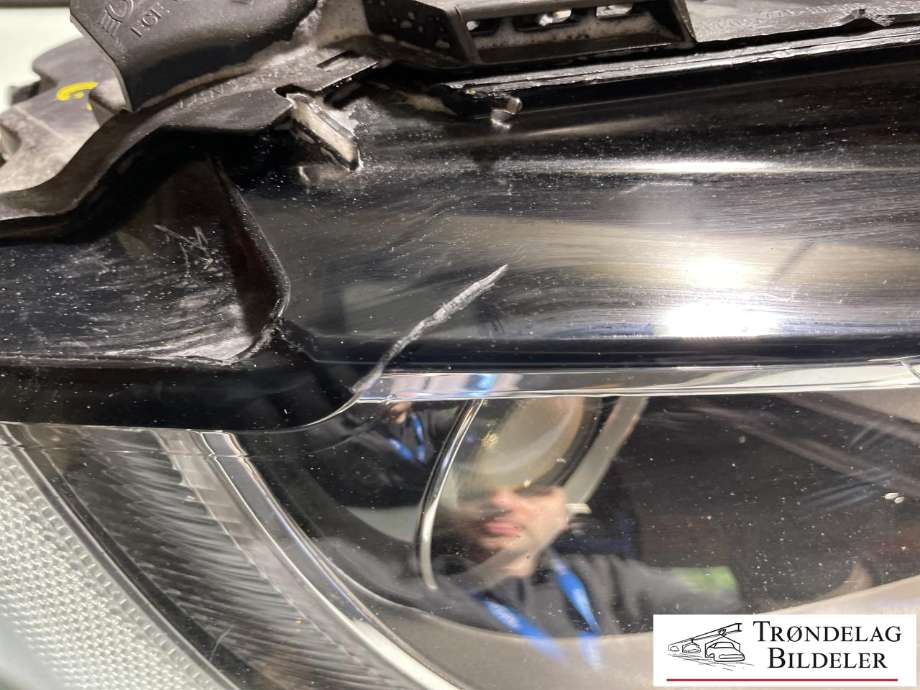 Frontlykt høyre xenon til Audi A5 2007-2016 (Type I) (8T0 941 030 AK|)